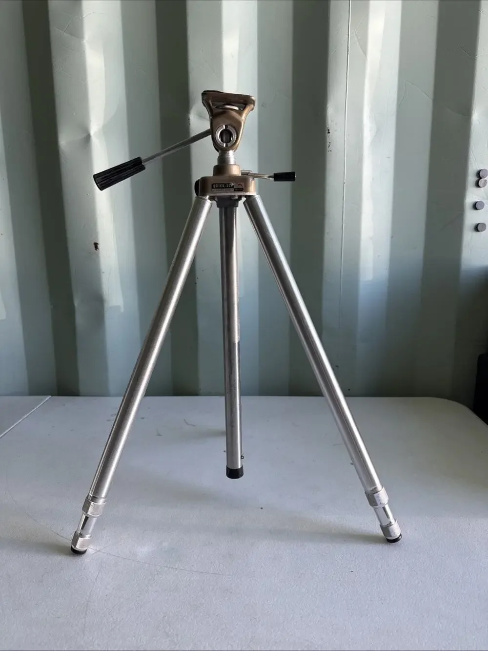Quick-Set Model 6000 Camera Tripod w/ Pan/Tilt Head, Adjustable Legs, nonskid